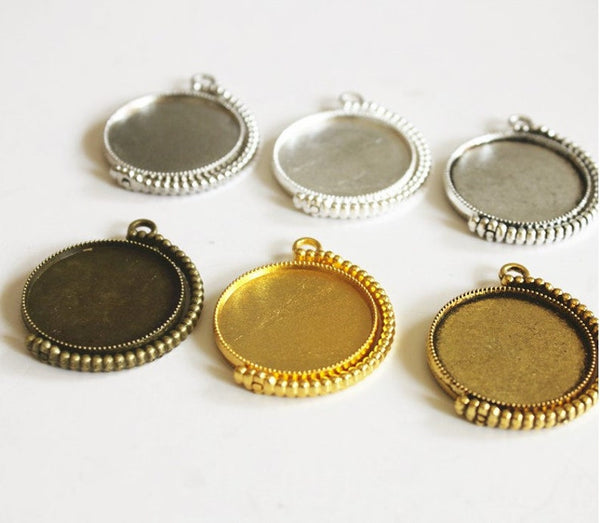 Rotating Round Alloy Necklaces